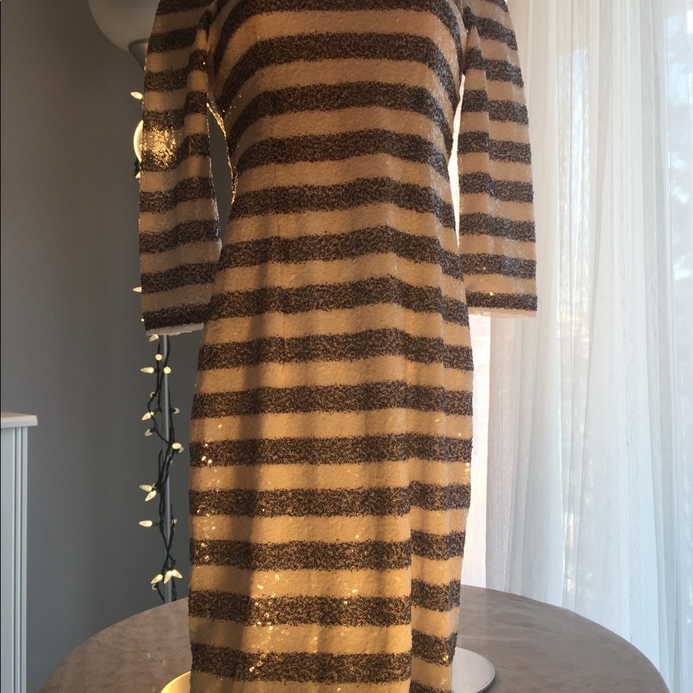 Dress - Picture 4 of 4